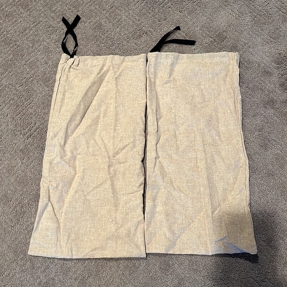 NEW tan Gucci shoe bags - Picture 2 of 3